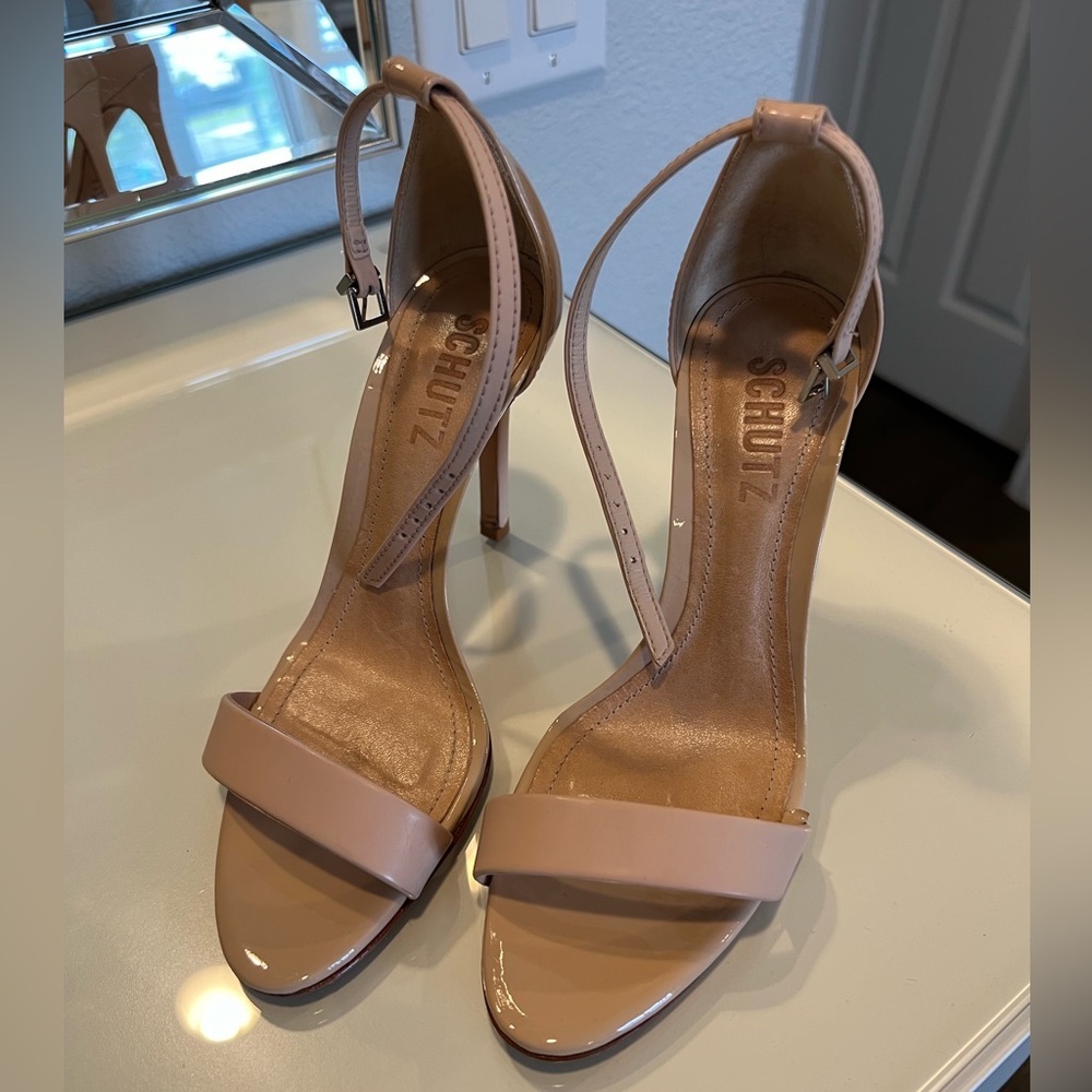 Nude Schütz sandals